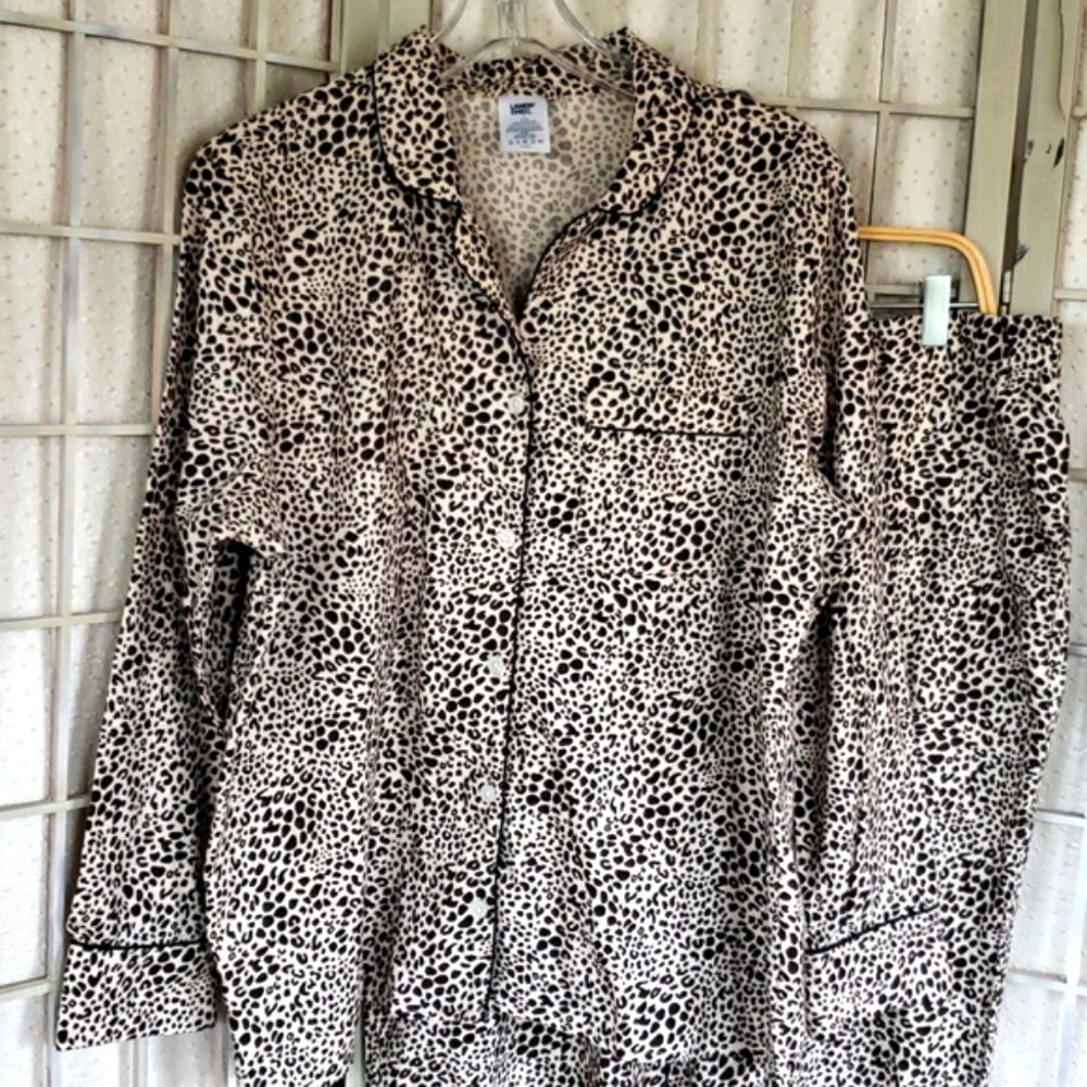Land's End Cotton flannel pajamas sz Large, like new